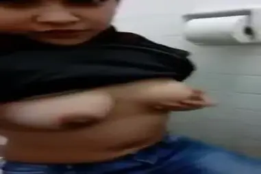 Ukhti Hijab Tobrut Cantik Pasrah Digenjot Kasur
